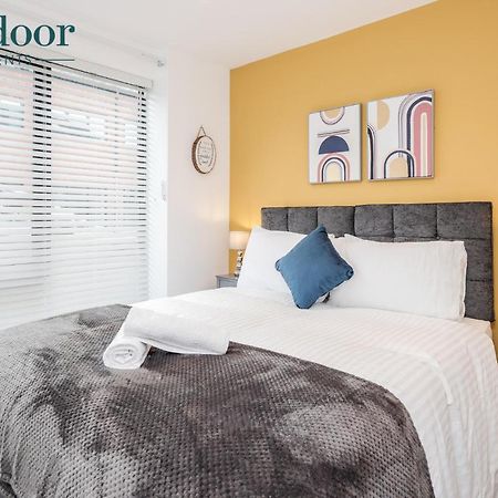 Milton Keynes Apartments, Sleeps Up To 5, Free Parking, Free Wifi & Movies, 7 Mins Drive To Milton Keynes Central Station For Direct Trains To London & The North Экстерьер фото