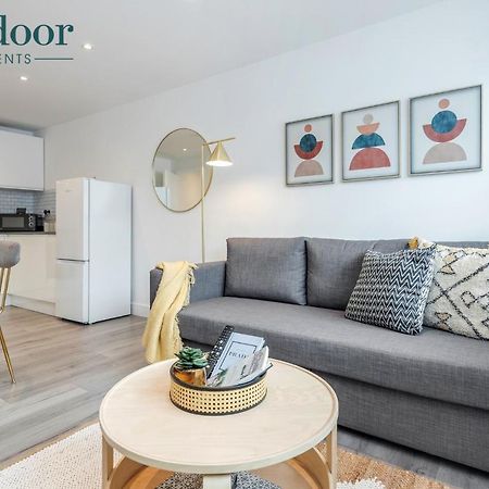 Milton Keynes Apartments, Sleeps Up To 5, Free Parking, Free Wifi & Movies, 7 Mins Drive To Milton Keynes Central Station For Direct Trains To London & The North Экстерьер фото